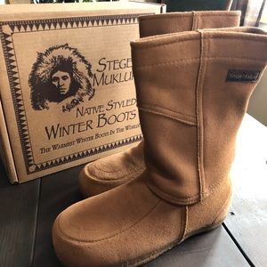 Steger Mukluks Klondike Maple Winter Boot. Womens size 8 wide. New in box!